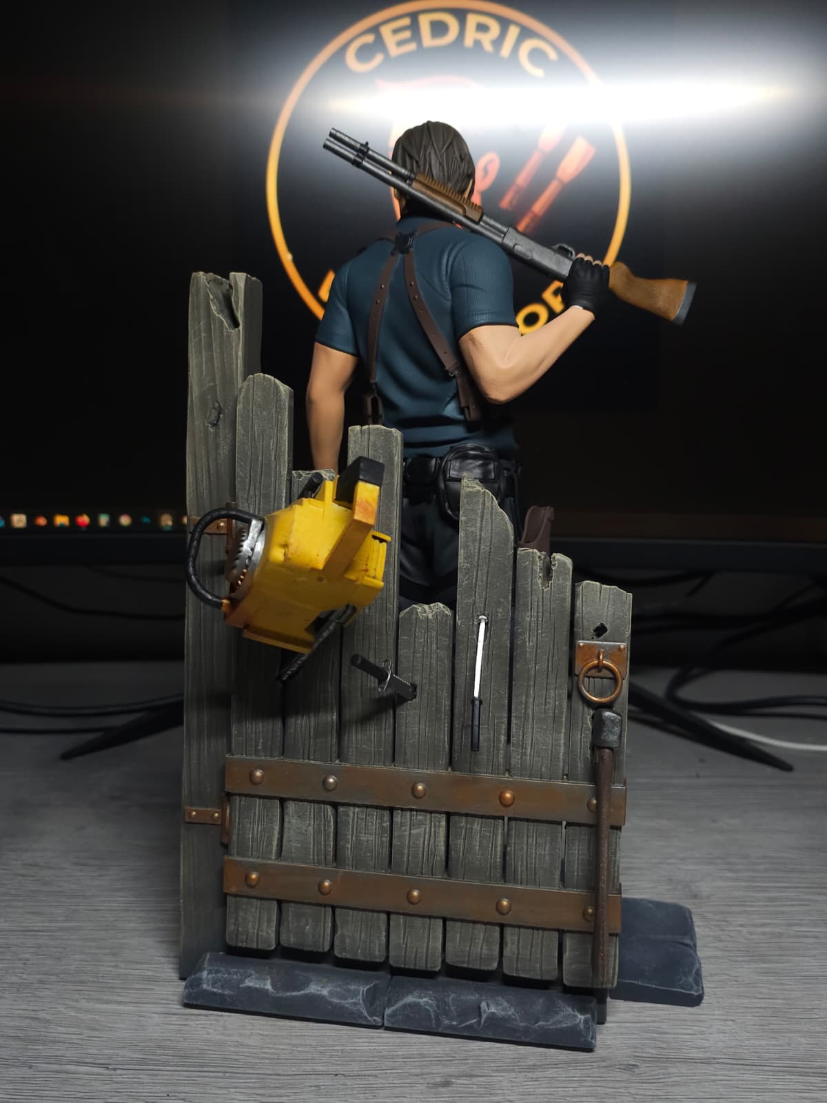 Leon Kennedy Fan Art Figurine - Resident Evil 4
