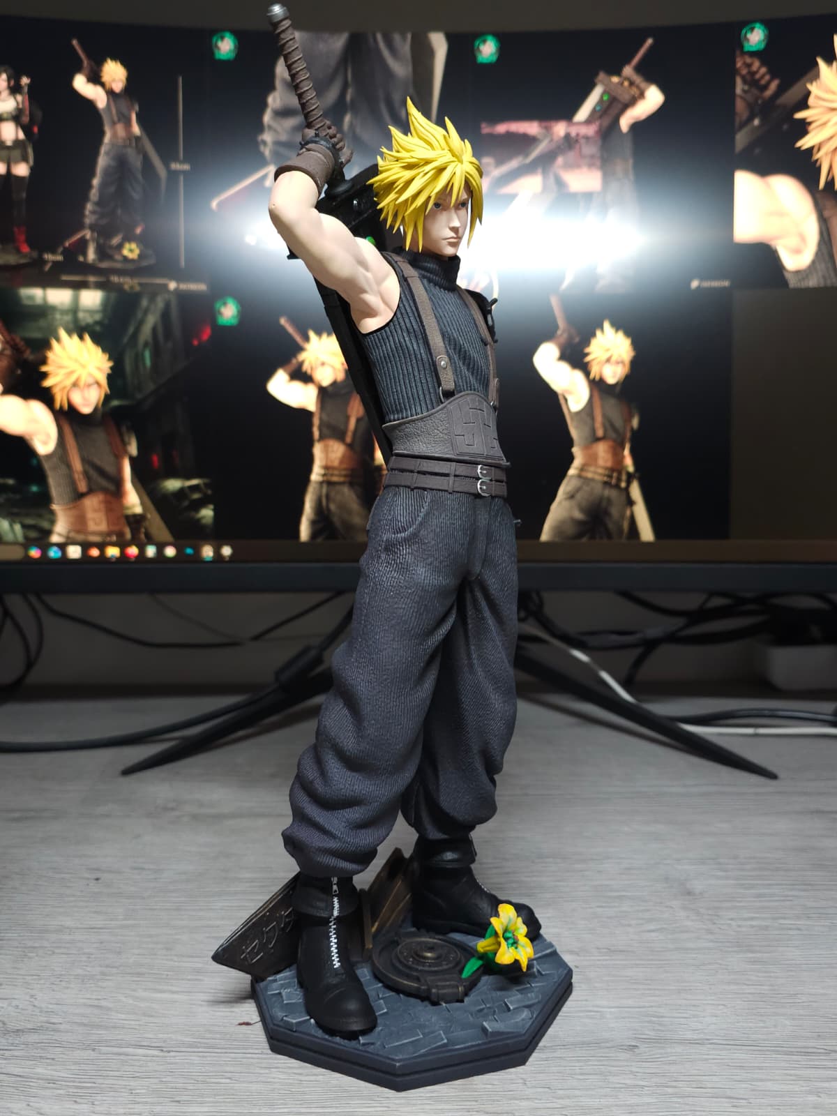Cloud Fan Art Figurine - Final Fantasy