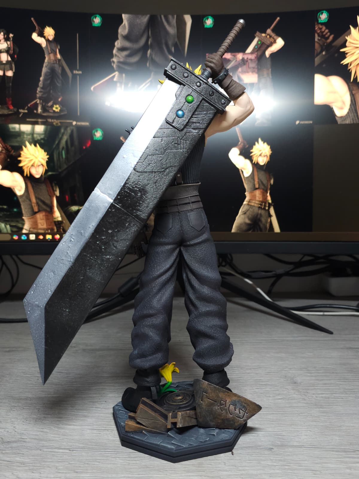 Cloud Fan Art Figurine - Final Fantasy