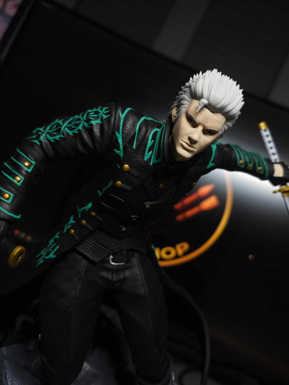 Vergil Figurine – Devil May Cry