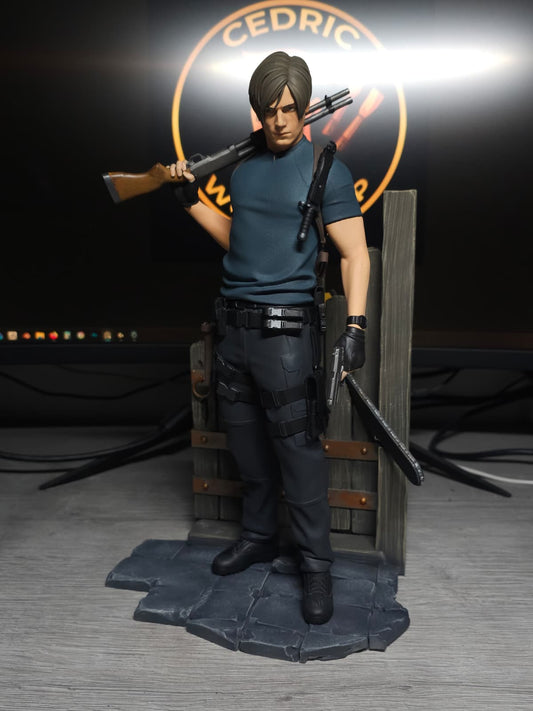 Leon Kennedy Fan Art Figurine - Resident Evil 4