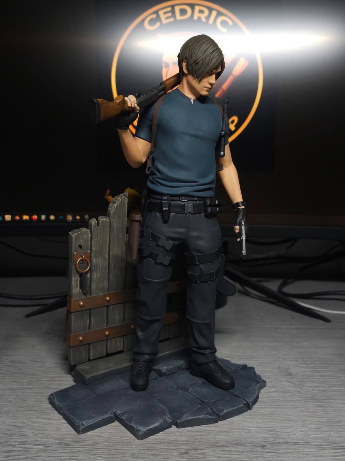 Leon Kennedy Fan Art Figurine - Resident Evil 4