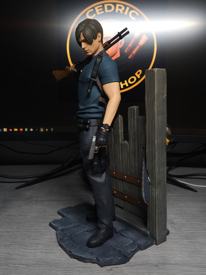 Leon Kennedy Fan Art Figurine - Resident Evil 4