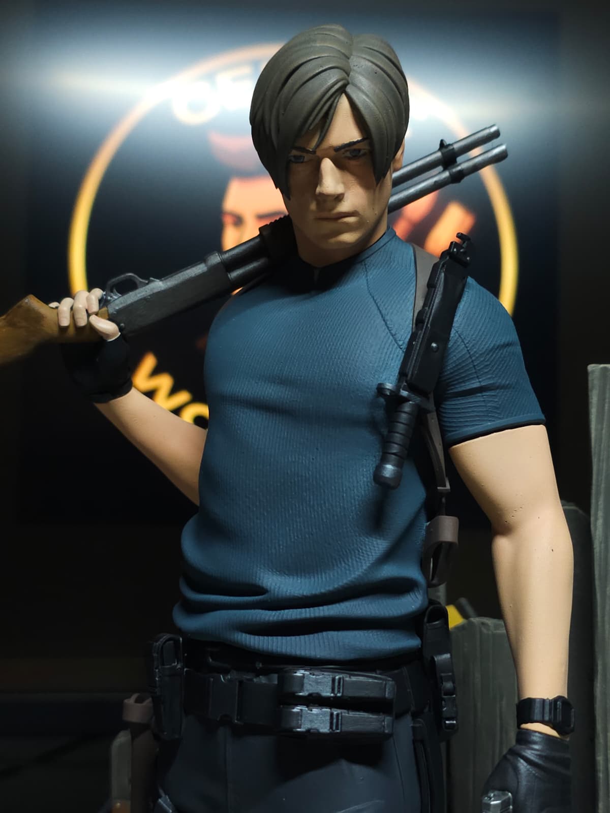 Leon Kennedy Fan Art Figurine - Resident Evil 4