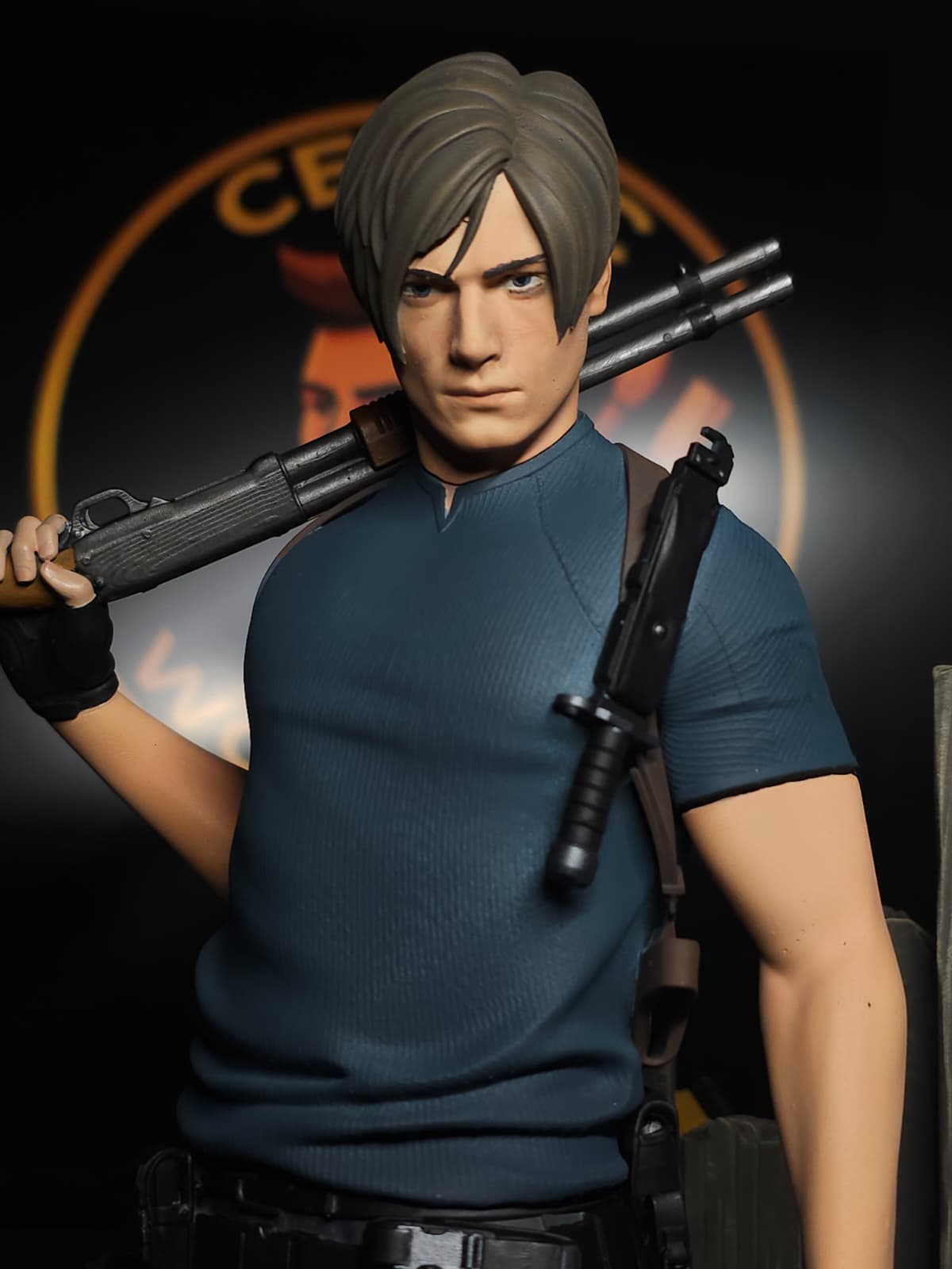 Leon Kennedy Fan Art Figurine - Resident Evil 4