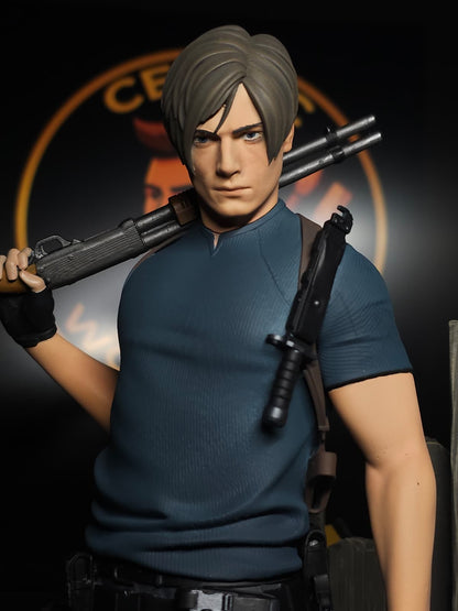 Leon Kennedy Fan Art Figurine - Resident Evil 4