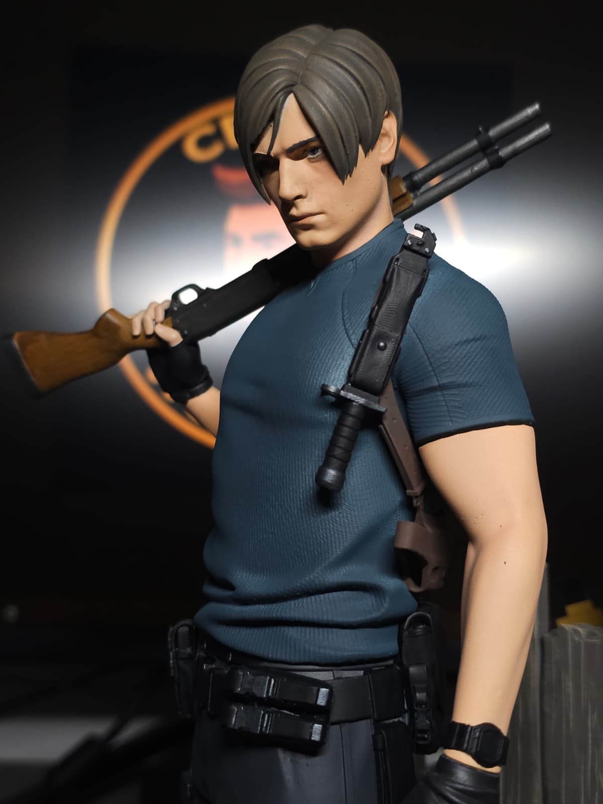 Leon Kennedy Fan Art Figurine - Resident Evil 4