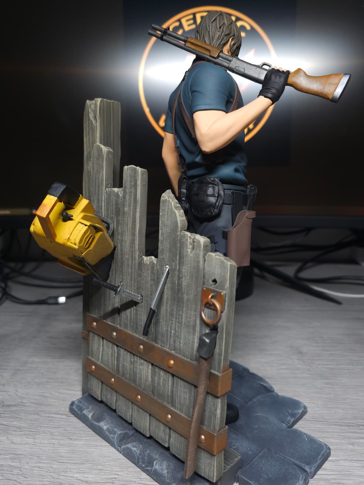 Leon Kennedy Fan Art Figurine - Resident Evil 4