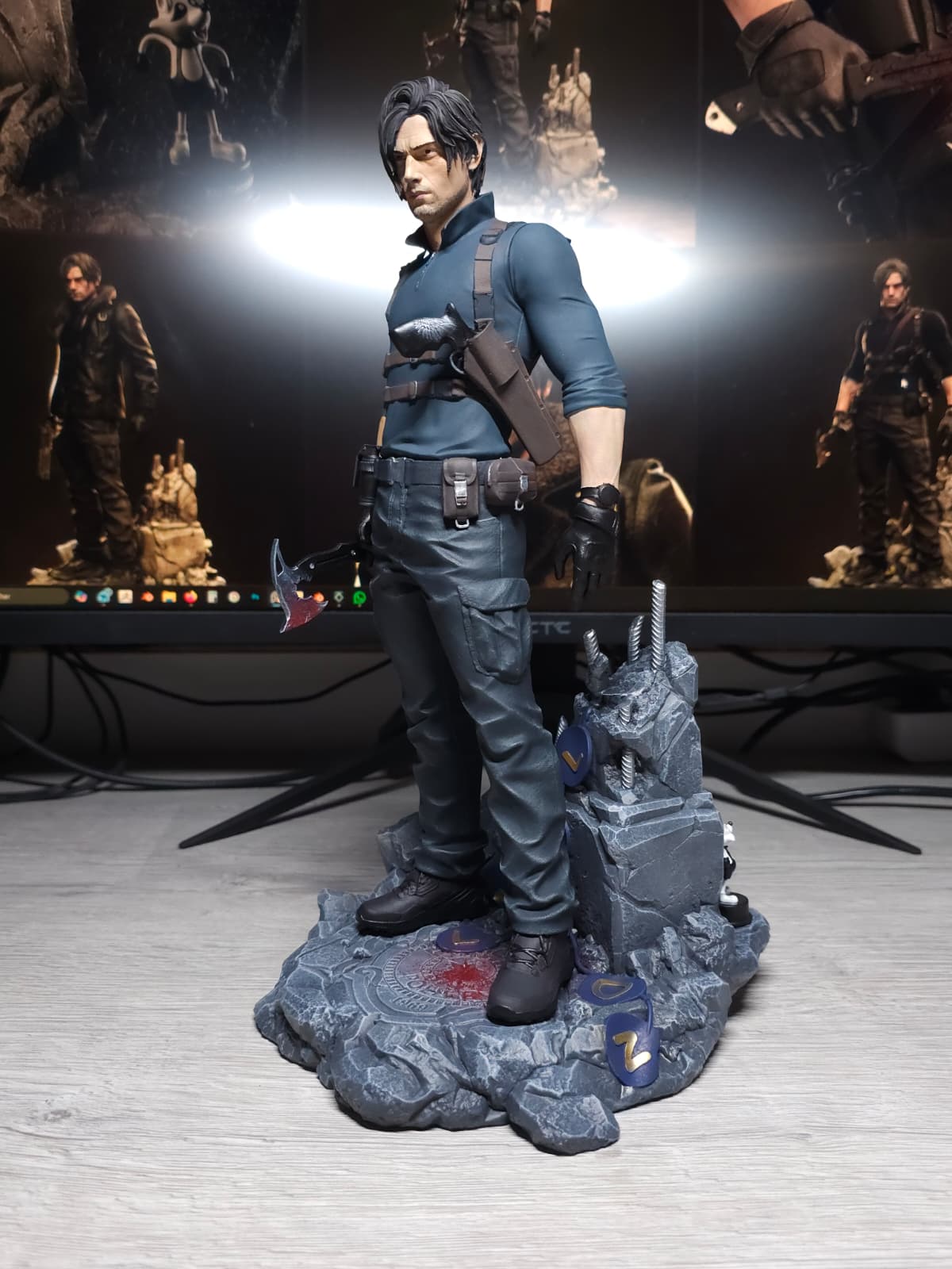 Leon Kennedy Fan Art Figurine - Resident Evil Requiem